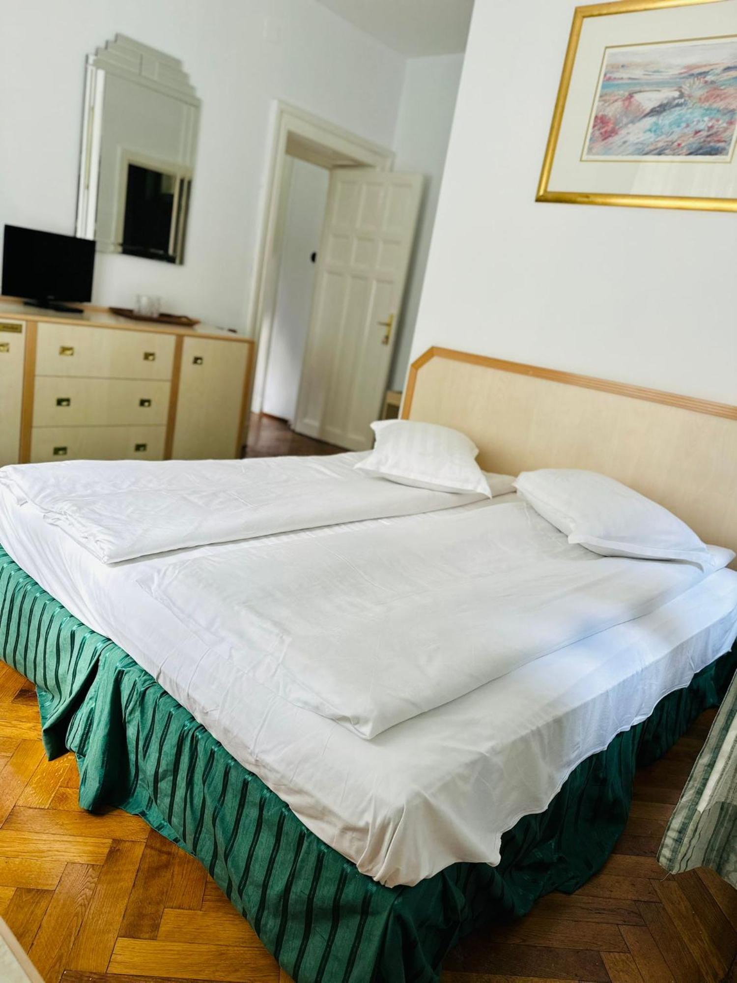 Rapsodia Sinaia Bed & Breakfast Eksteriør bilde